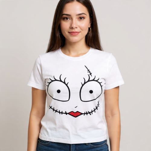 Cara Spooky Femenina | Diseño Halloween Cute y Estético con Labios Rojos